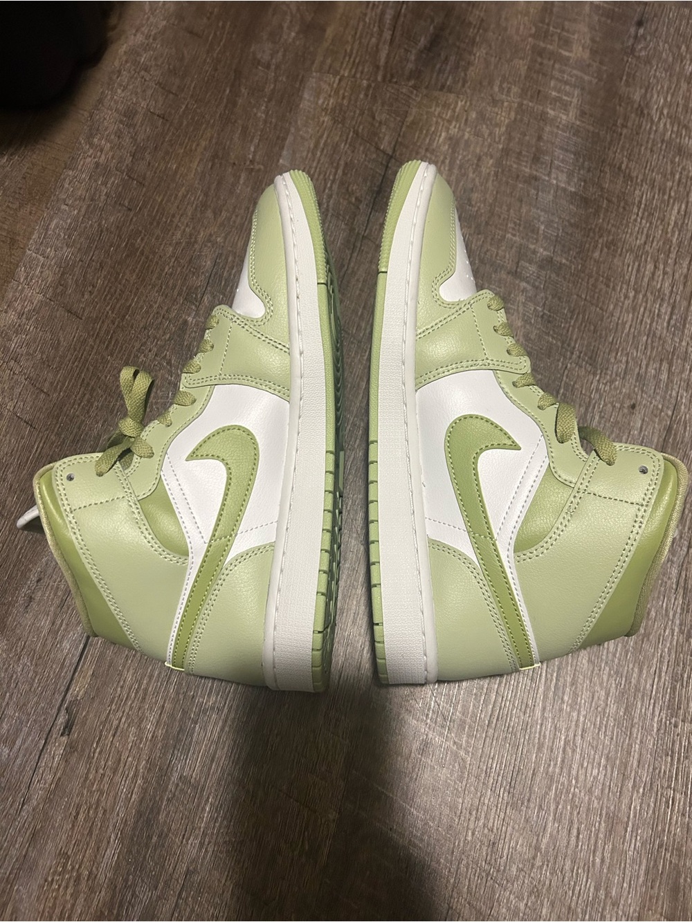 Nike Women's High-Top Sneakers in Light Green and White